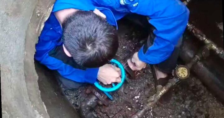 Водоканал Сочи продолжает отключать воду должникам в Центральном районе