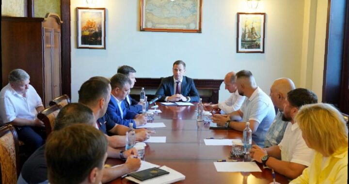 «Виктор Тепляков принял участие в совещании в порту Сочи»