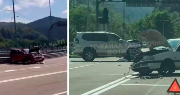 В Сочи произошло столкновение трех автомобилей