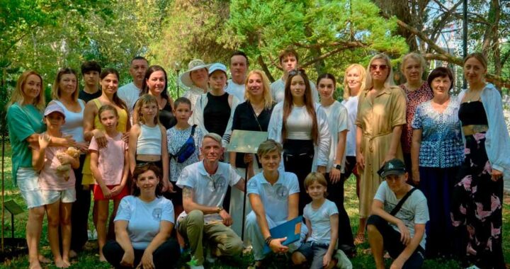 «Семейное родовое дерево»: оливки украсили Приморскую набережную в Сочи