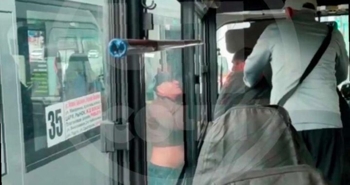 Водители автобусов вступили в конфликт у вокзала Сочи