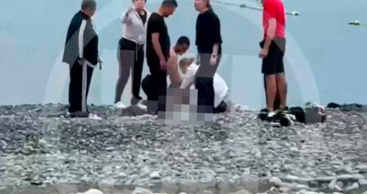 Тело женщины обнаружили на пляже в Сочи