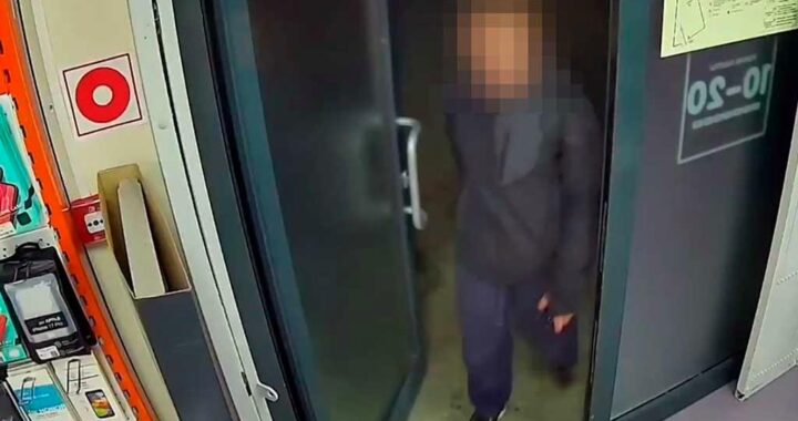 В Сочи грабитель оставил жертвам смартфон и паспорт