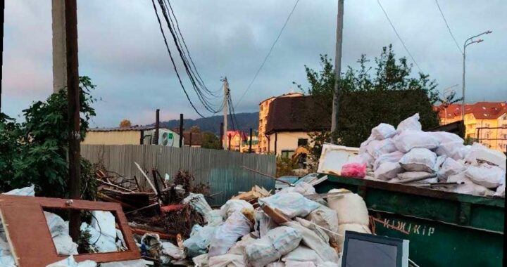 В Сочи опубликованы адреса контейнерных площадок, которые часто становятся целью для незаконных сбросов строительных отходов.