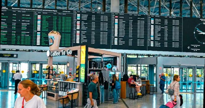 В аэропорту Сочи задержан вылет 16 рейсов