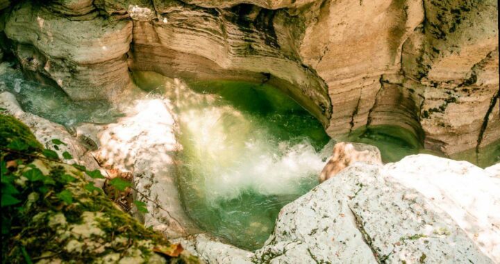 Идеальное место для осеннего отпуска в Сочи: Хоста