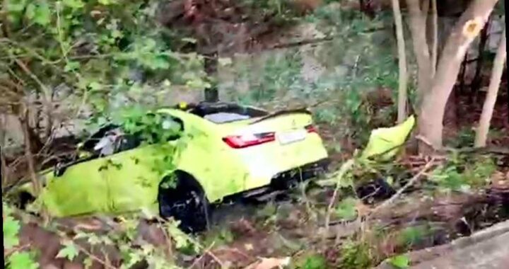 BMV упал в обрыв в Хостинском районе Сочи