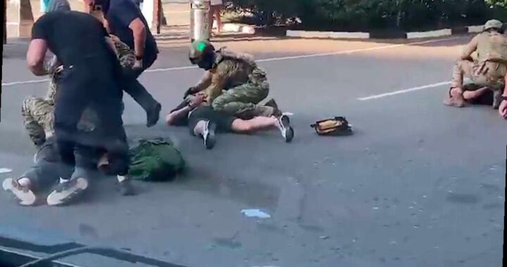 Жесткая задержка вербовщика террористов в аэропорту Сочи