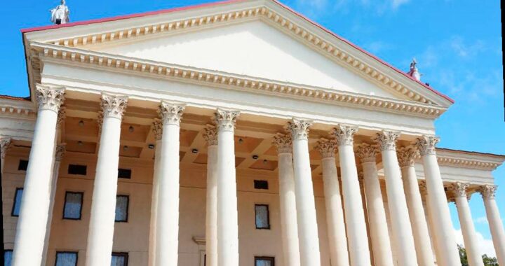 Более 50 крупных культурных событий ожидают жителей и гостей Сочи к концу года. Город претендует на звание «Культурной столицы России 2027» и активно развивает культурную жизнь.