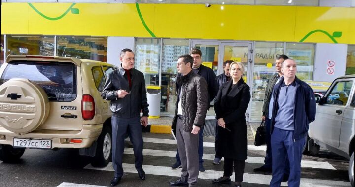 «Виктор Тепляков проверил АЗС в Сочи»