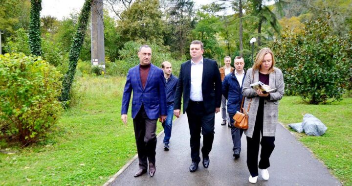 «Виктор Тепляков оценил благоустройство набережной реки Мацеста в Сочи»