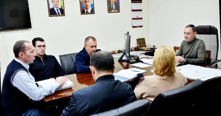 «Виктор Тепляков встретился с жителями Центрального района Сочи»