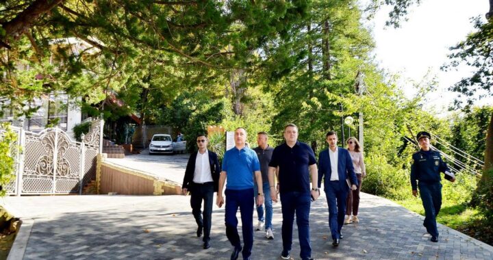 Виктор Тепляков оценил состояние парка «Терренкур» в Хостинском районе Сочи