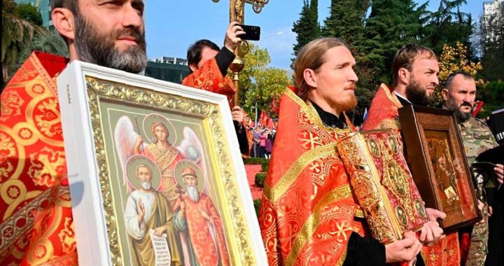 В Сочи прошел праздничный Крестный ход