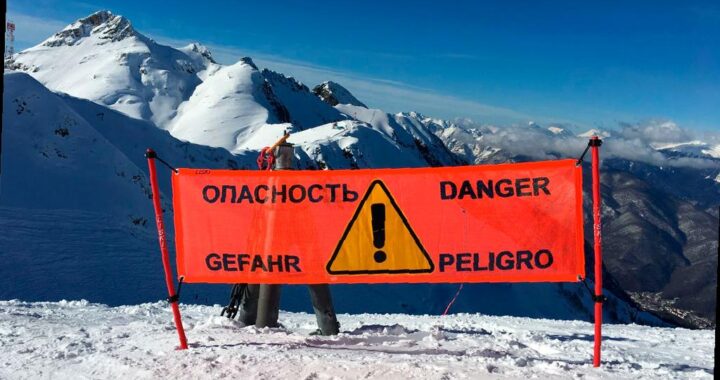 В Сочи снова зима: снегопады и опасность лавин