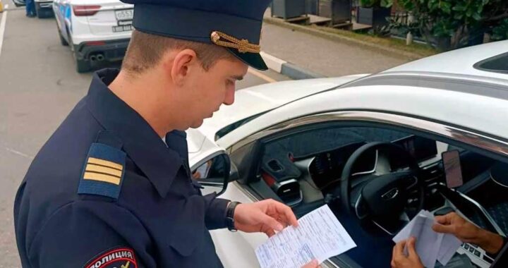 В Сочи начали борьбу с нелегальными таксистами