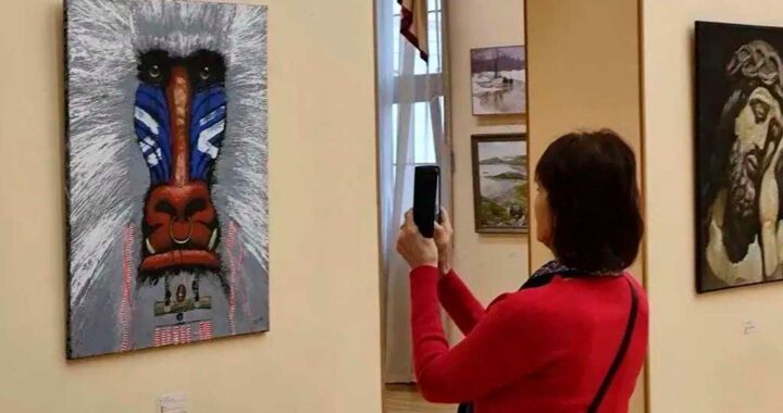 В Сочи открылась выставка «Академические линии»