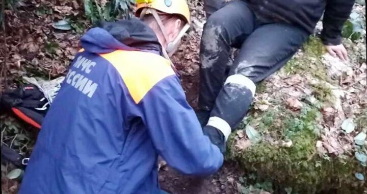 В Сочи спасатели помогли туристу с травмой в Агурском ущелье