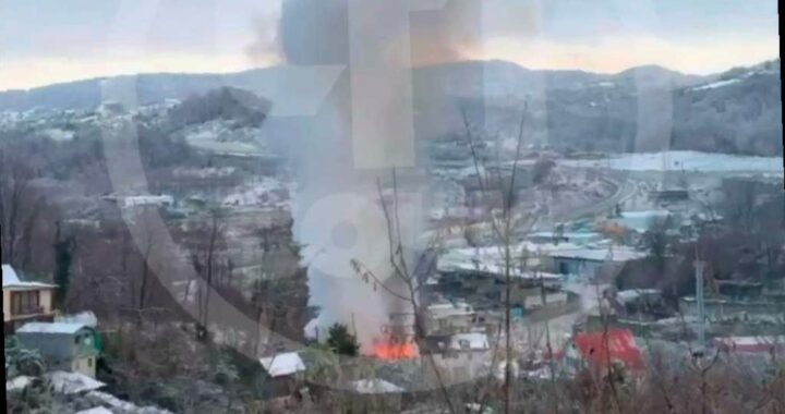 Утром в Сочи произошел пожар в частном доме