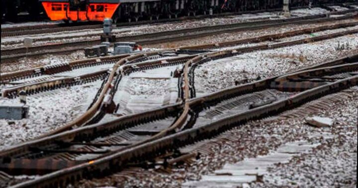 В Адлере полиция помогла школьникам избежать опасной ситуации на железнодорожных путях