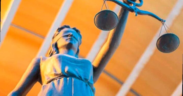 В Сочи полицейские приняли взятку автомобилем «Мини Купер»