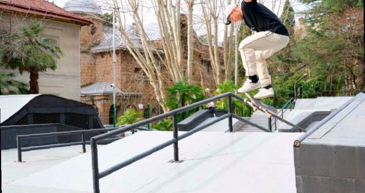 В Сочи после трехлетнего перерыва открыли обновленный скейт-парк