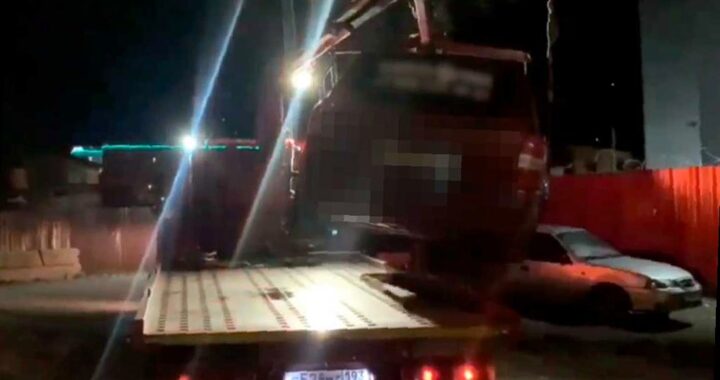 В Сочи пьяный водитель перевернулся, пытаясь скрыться от полиции