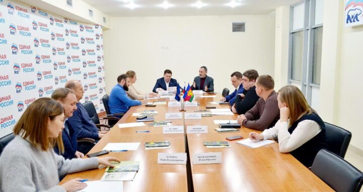 «Виктор Тепляков заседал по вопросу незаконного сбора цветов»