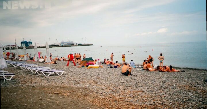 К лету в Сочи откроют 11 новых пляжей