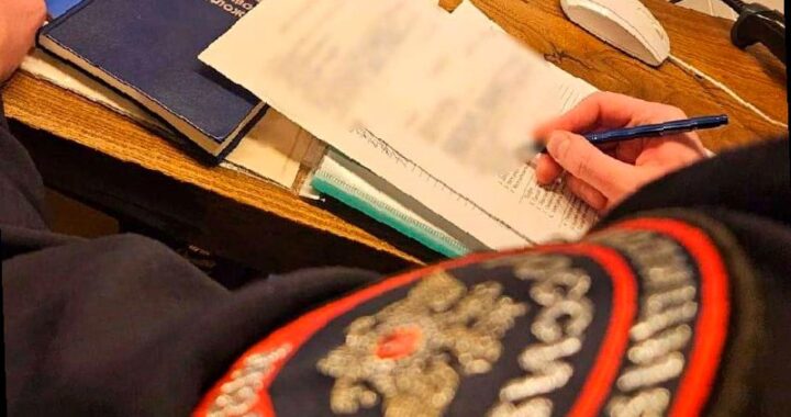 В Сочи задержали мужчину, напавшего с ножом на продавцов из-за продукт