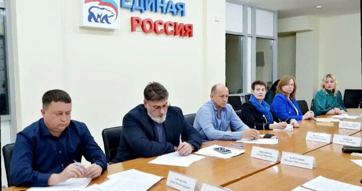 Виктор Тепляков провёл совещание по озеленению Сочи: что изменится