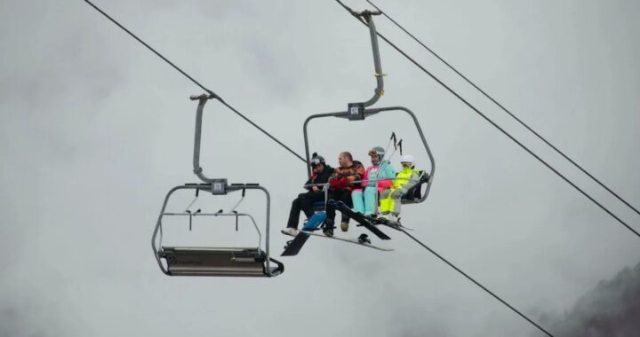 Роза Хутор завершает сезон: закрываются трассы, парковка и канатки