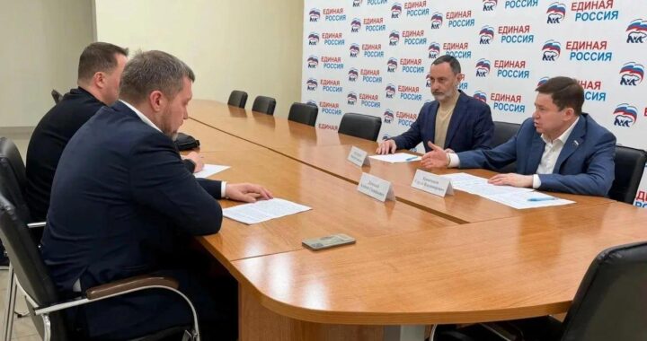 «Виктор Тепляков обсудил развитие побережья Сочи»